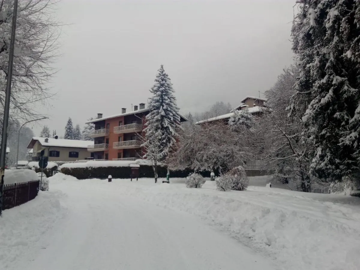 Apartment Immersed In The Snow Near Ski Resorts Cassina Valsassina